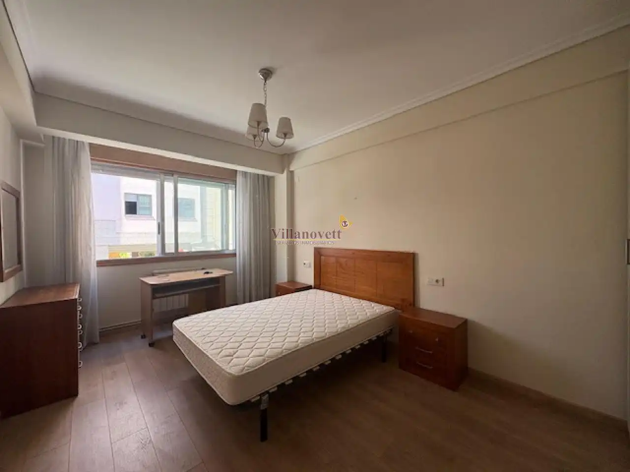 Habitación de Piso de alquiler en Vigo  con Calefacción