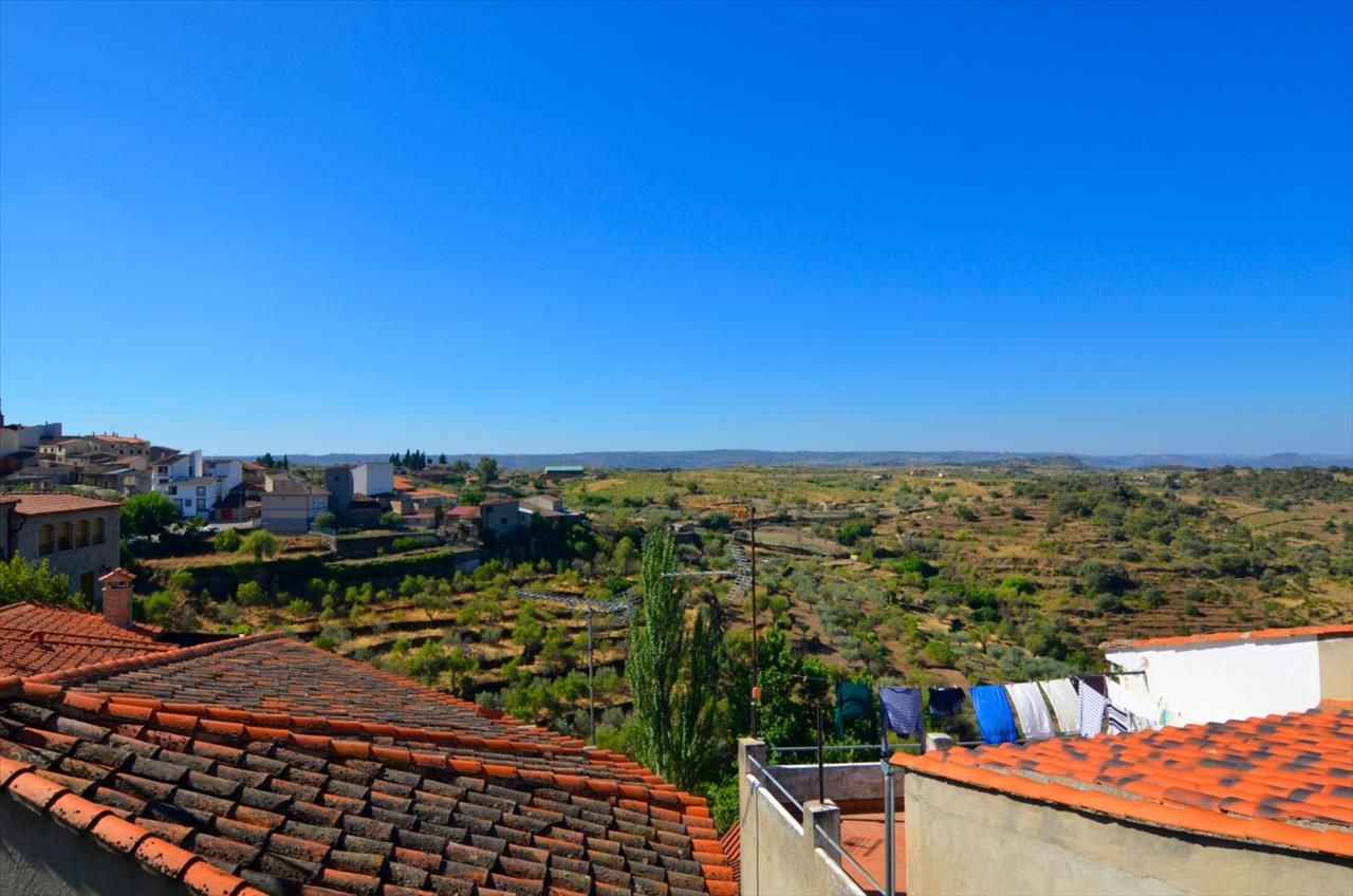 Vista exterior de Casa adosada en venda en Fermoselle amb Traster