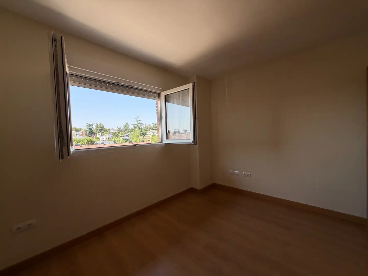 Habitación de Casa o chalet en venta en Colmenar Viejo con Calefacción, Jardín privado y Terraza