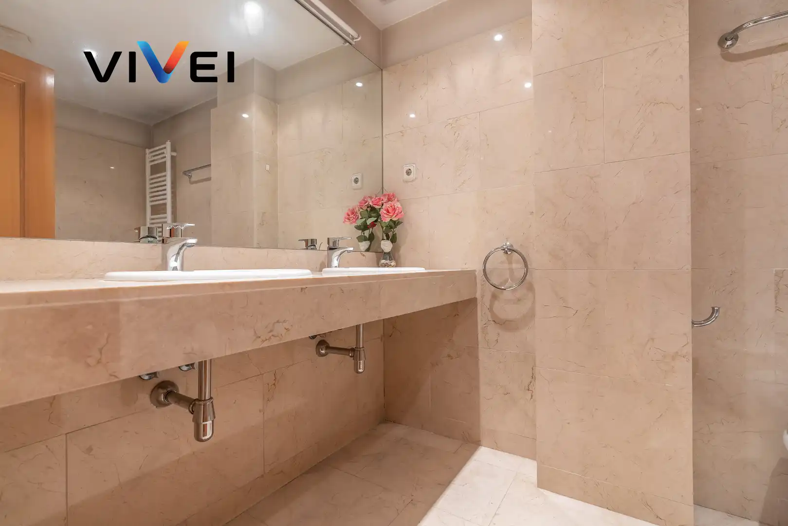 Bathroom of Flat for sale in Madrid  with Heating, Terrace and Storage room