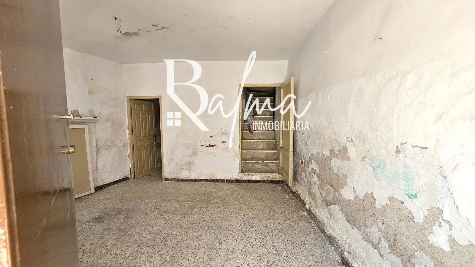 Casa adosada en venta en Alfarnate
