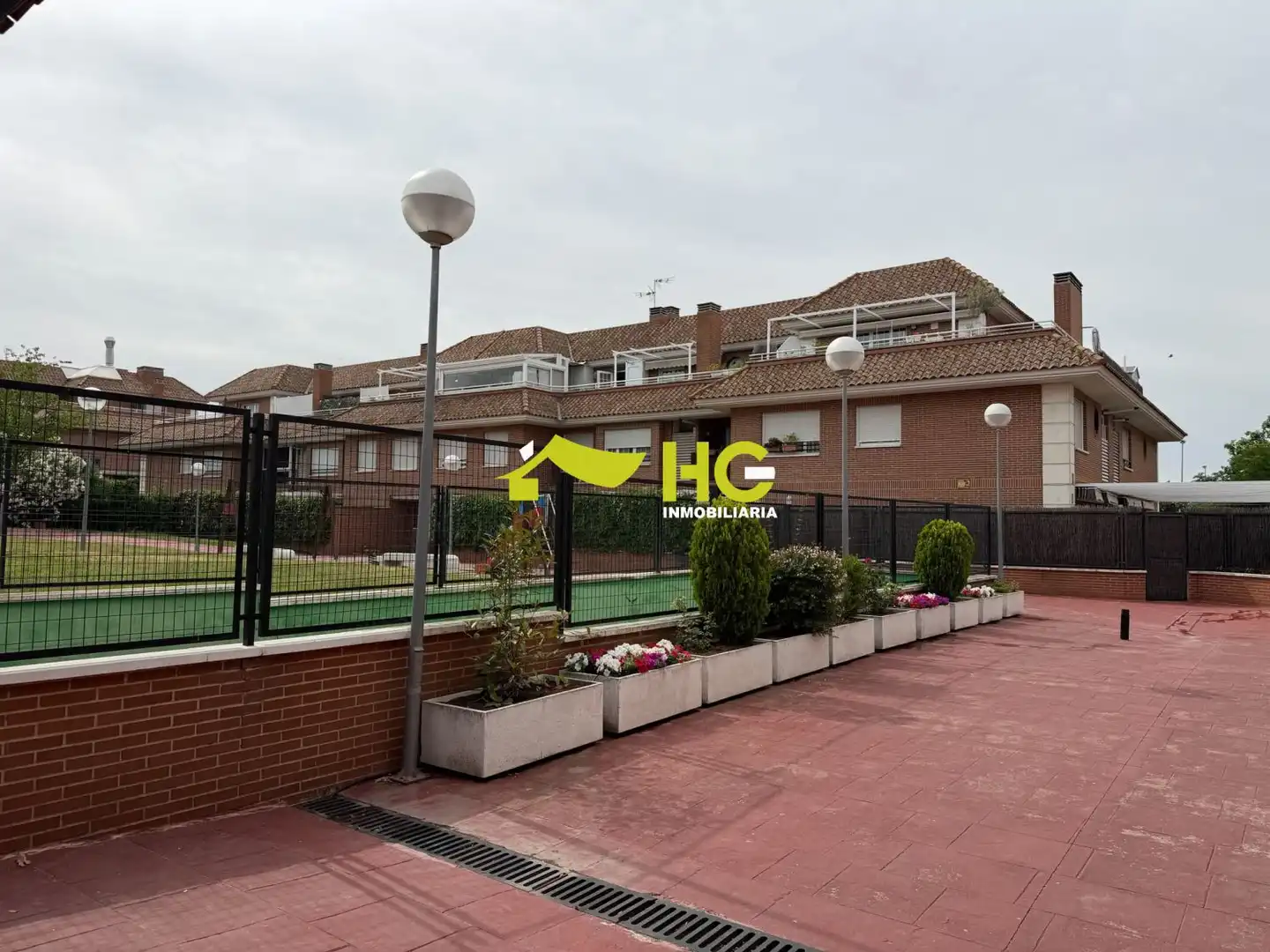 Außenansicht von Dachboden zur Miete in Villaviciosa de Odón mit Klimaanlage, Heizung und Terrasse