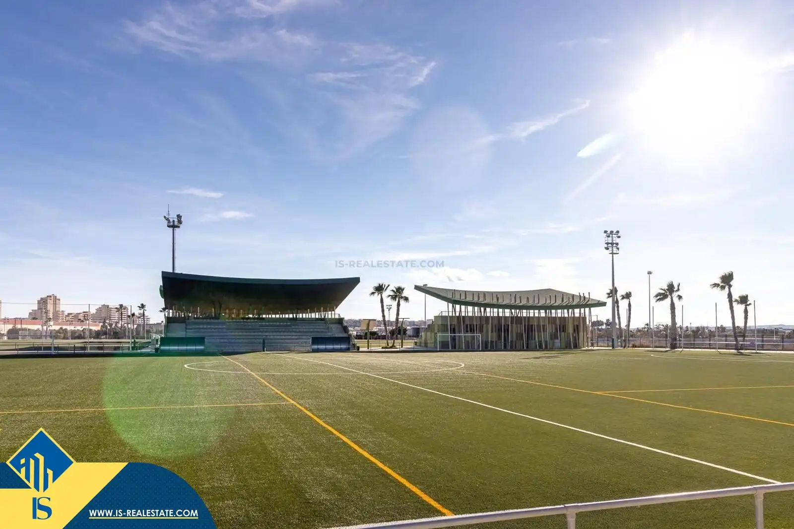 Vista exterior de Dúplex en venda en Torrevieja amb Terrassa, Moblat i Piscina comunitària