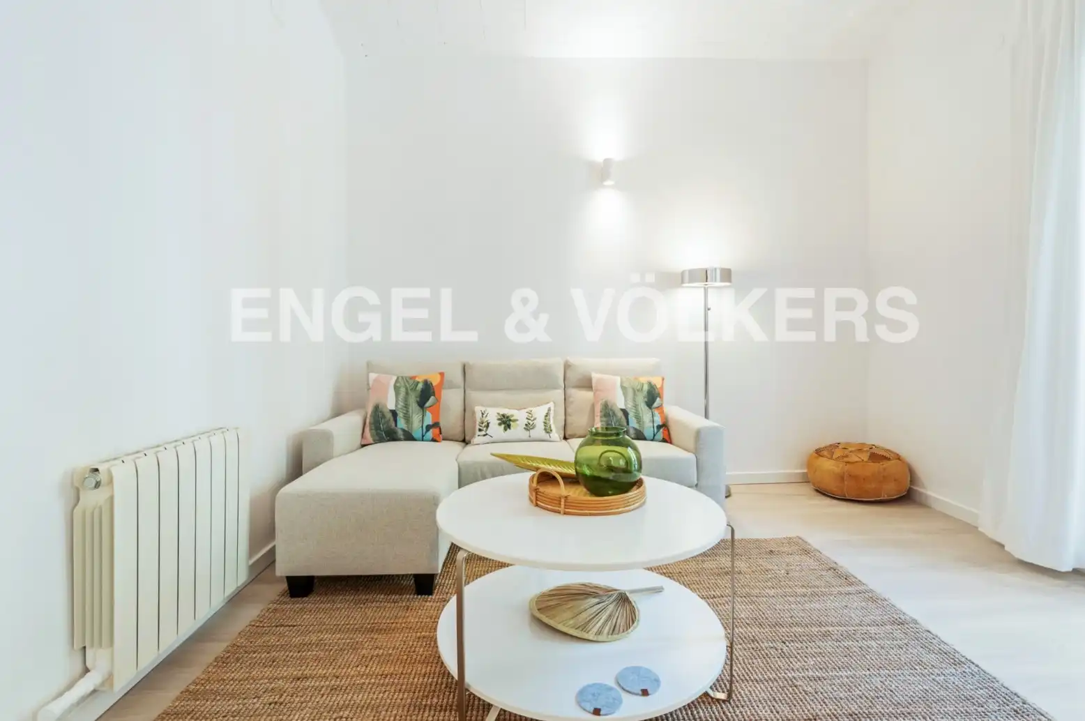 Living room of Flat for rent in Barcelona  with Air Conditioner, Heating and Parquet flooring