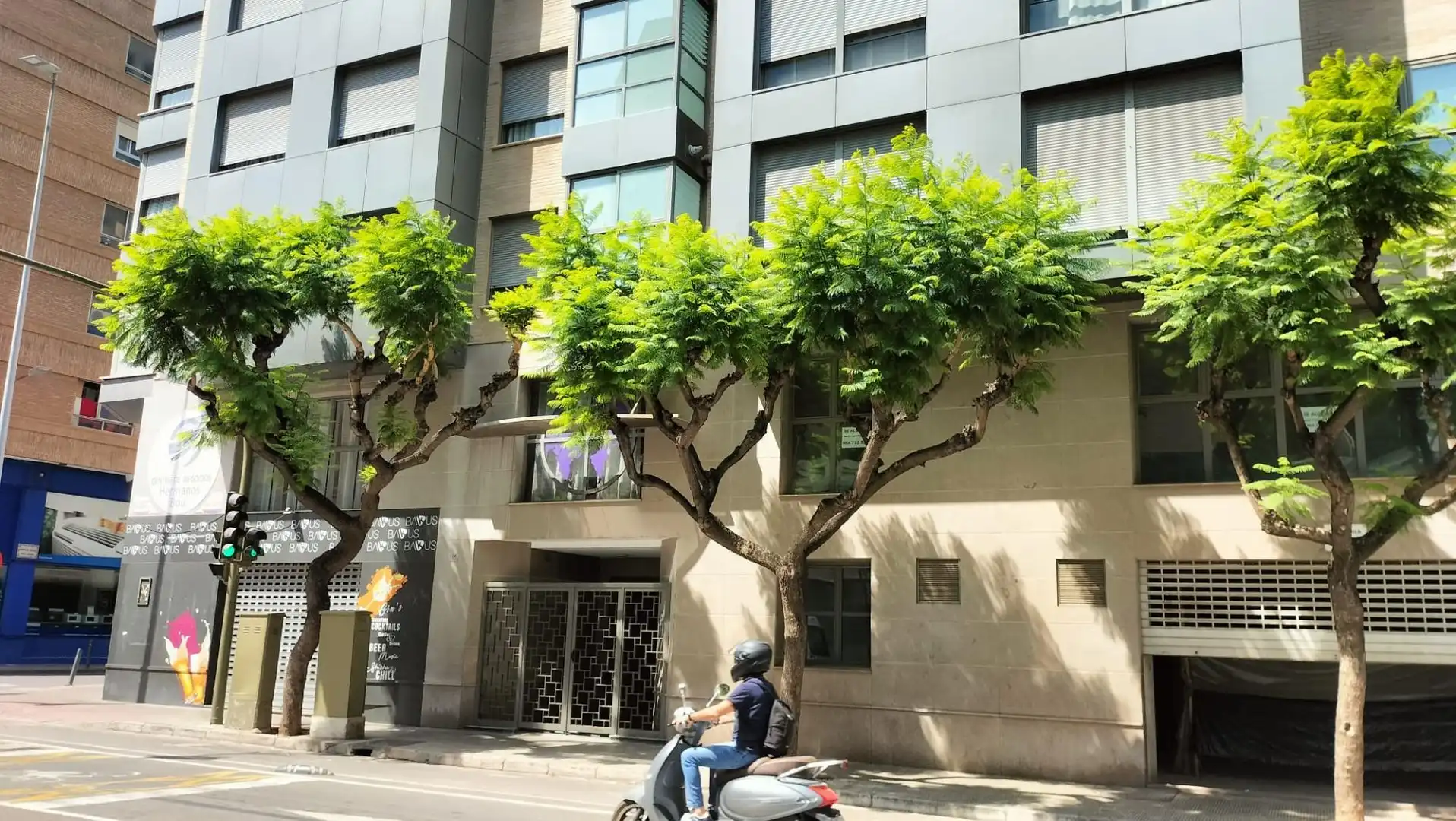 Local comercial de lloguer a Avenida HERMANOS BOU 19, imagen 4