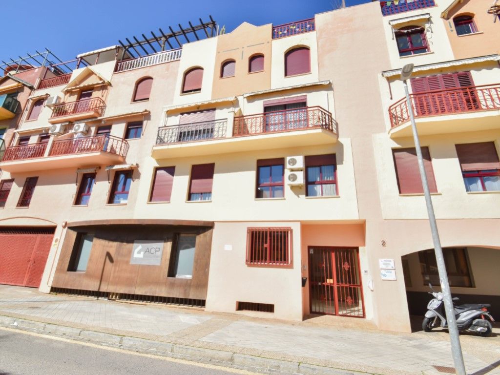 Exterior view of Duplex for sale in  Granada Capital  with Swimming Pool