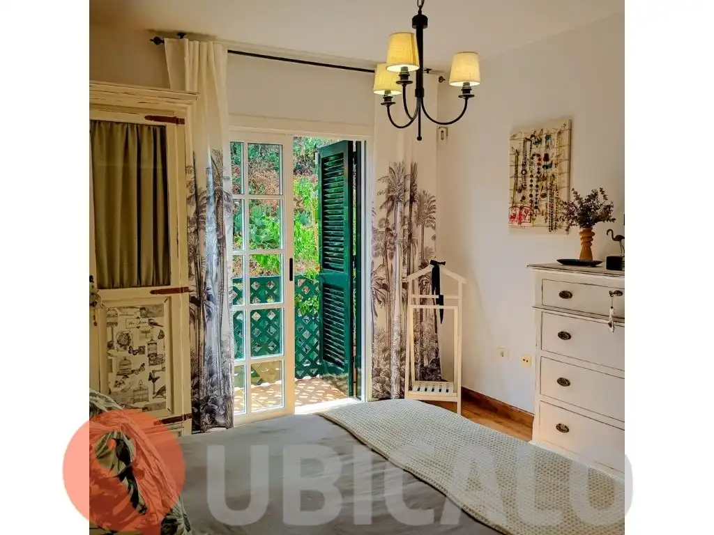 Dormitori de Casa adosada en venda en San Cristóbal de la Laguna amb Calefacció, Jardí privat i Terrassa