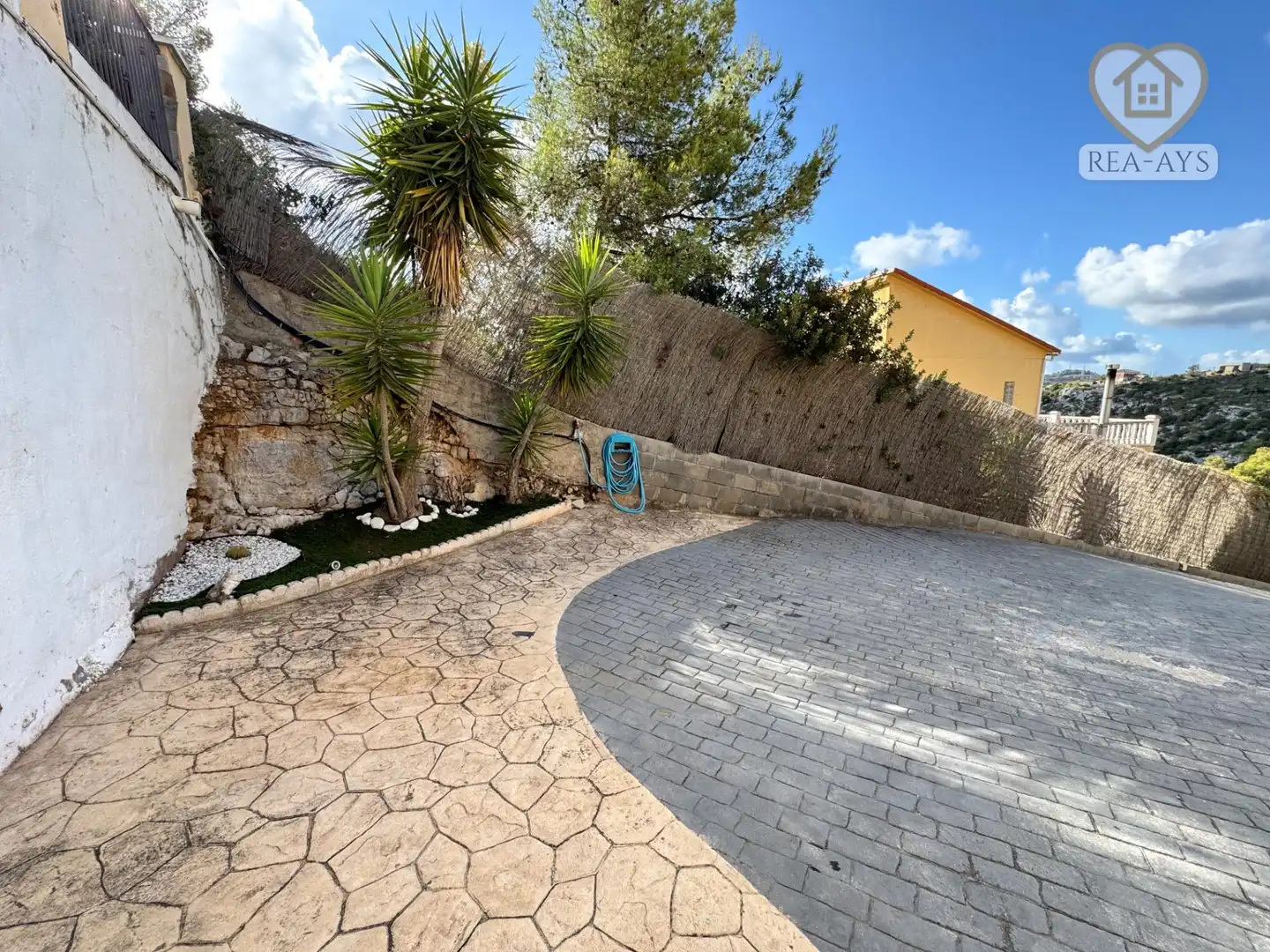 Vista exterior de Casa o xalet en venda en Olesa de Bonesvalls amb Calefacció, Jardí privat i Parquet