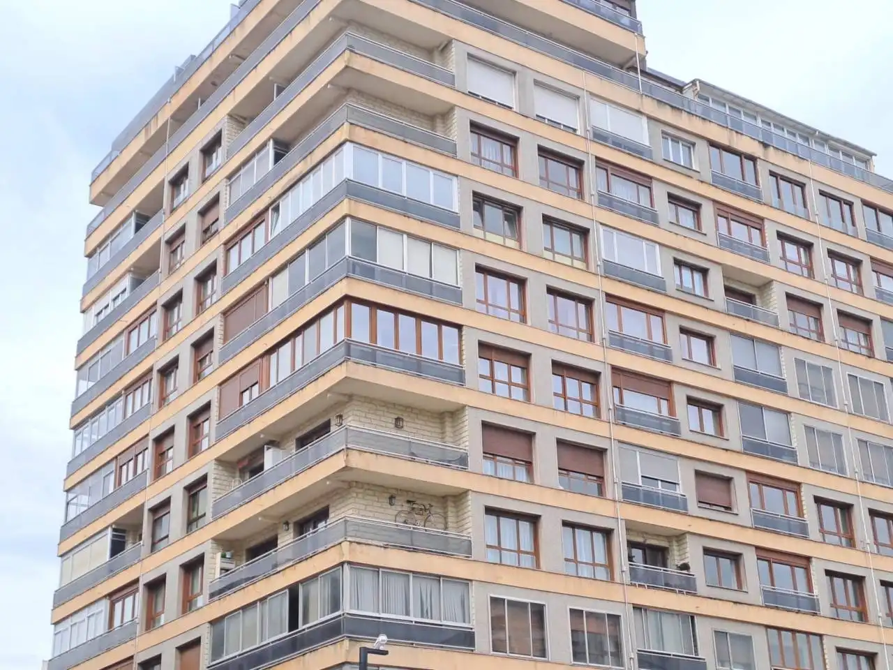 Vista exterior de Pis en venda en Burgos amb Calefacció, Terrassa i Alarma