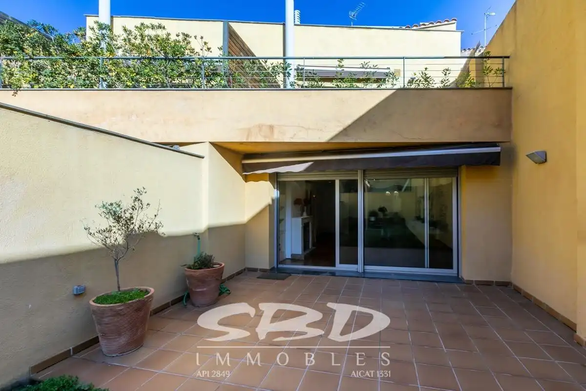 House with balcony to rent in Centre - Sant Oleguer, imagen 3