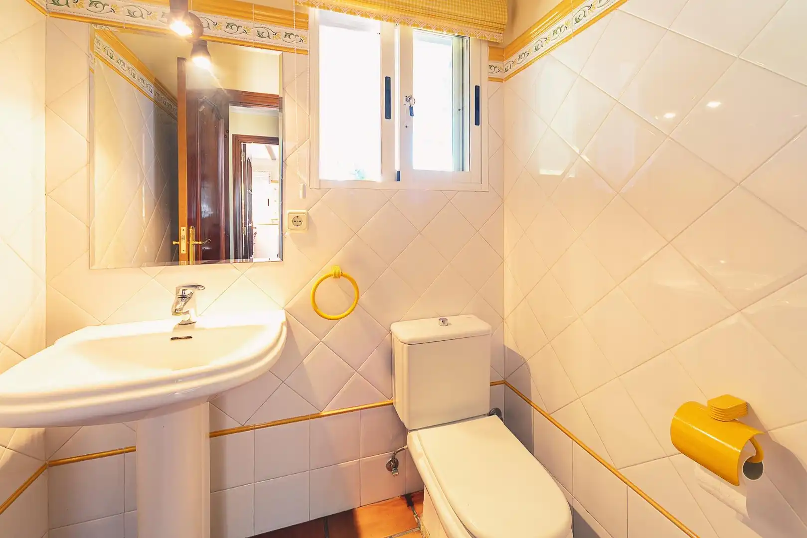 Baño de Casa o chalet en venta en Elda con Calefacción, Jardín privado y Terraza