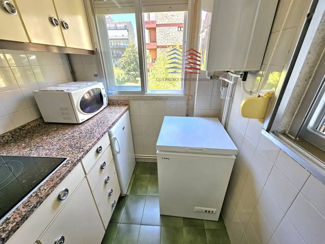 Cocina de Piso de alquiler en Ourense Capital  con Calefacción y Amueblado