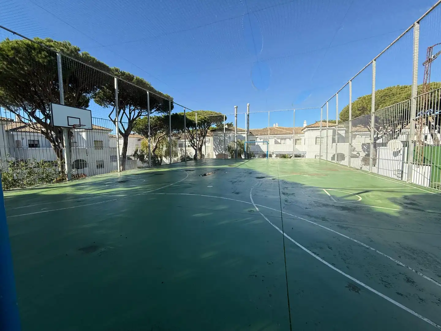Vista exterior de Apartament en venda en Chiclana de la Frontera amb Terrassa, Moblat i Piscina comunitària