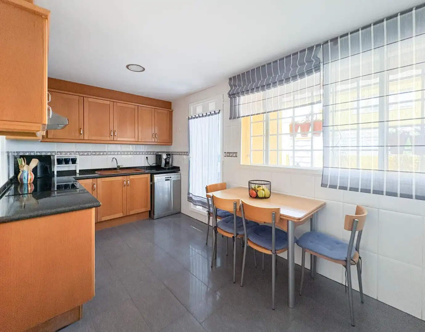 Cocina de Casa adosada en venta en Bétera con Aire acondicionado, Calefacción y Terraza