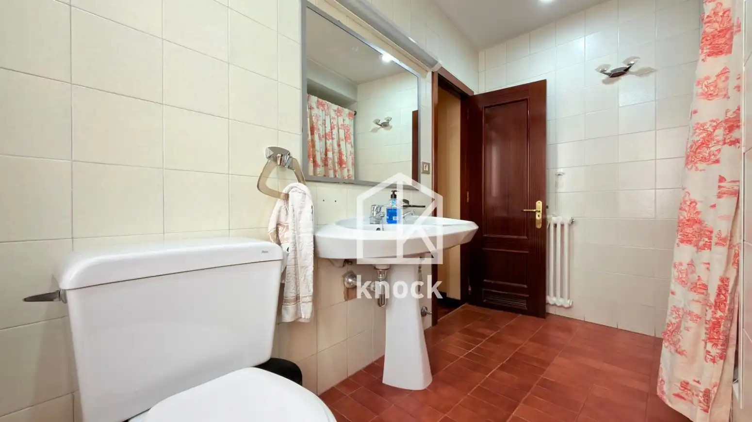 Bathroom of Flat for sale in Oviedo   with Heating and Parquet flooring