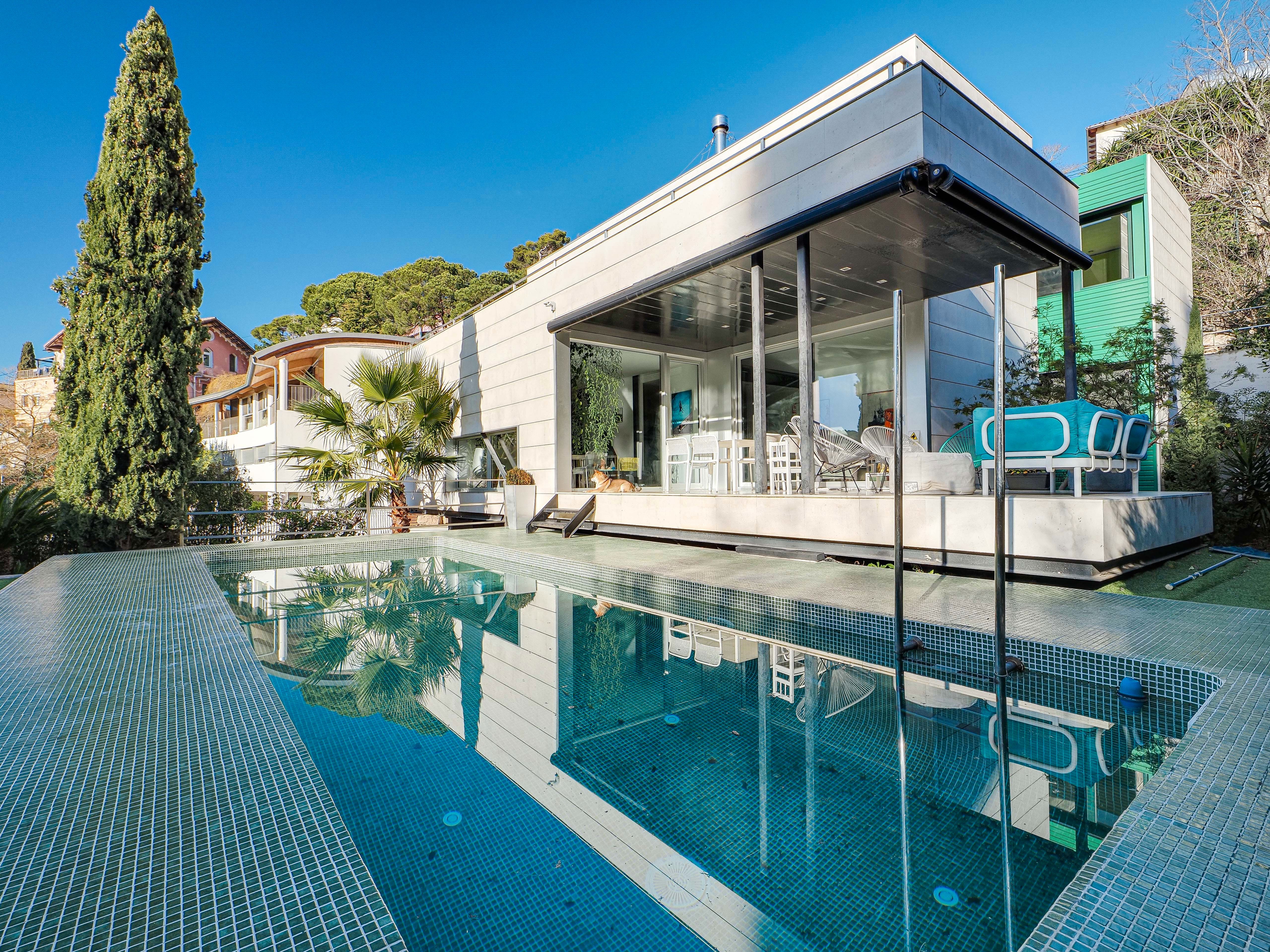 Piscina de Casa o xalet en venda en  Barcelona Capital amb Calefacció, Parquet i Terrassa
