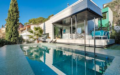 Piscina de Casa o xalet en venda en  Barcelona Capital amb Calefacció, Parquet i Terrassa