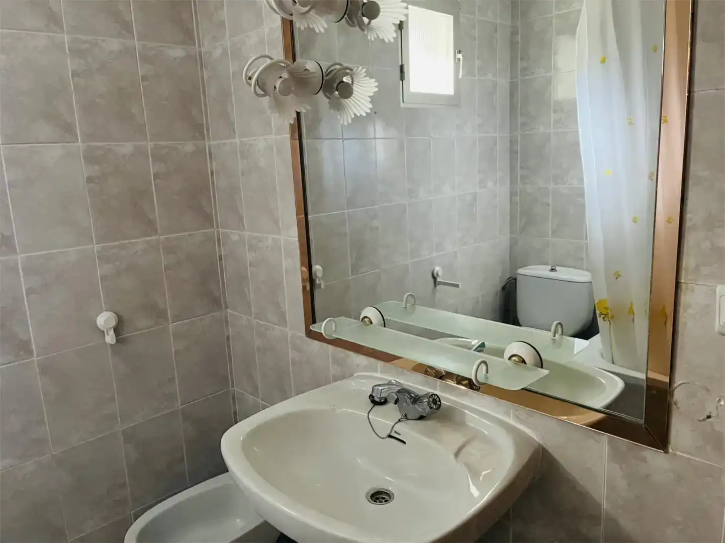 Baño de Planta baja de alquiler en La Adrada  con Amueblado