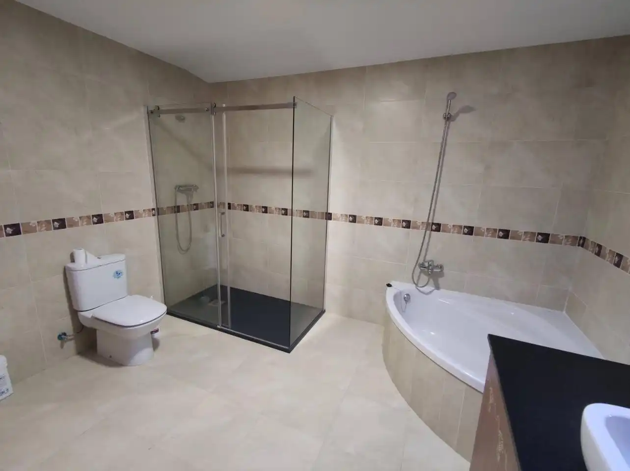 Bathroom of Flat for sale in Ponferrada  with Air Conditioner and Storage room