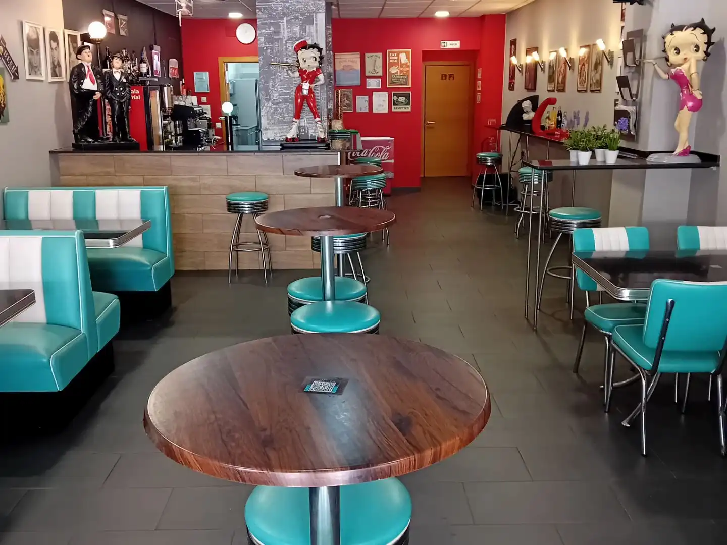 Commercial properties for sale in Estepona  with Terrace and Furnished