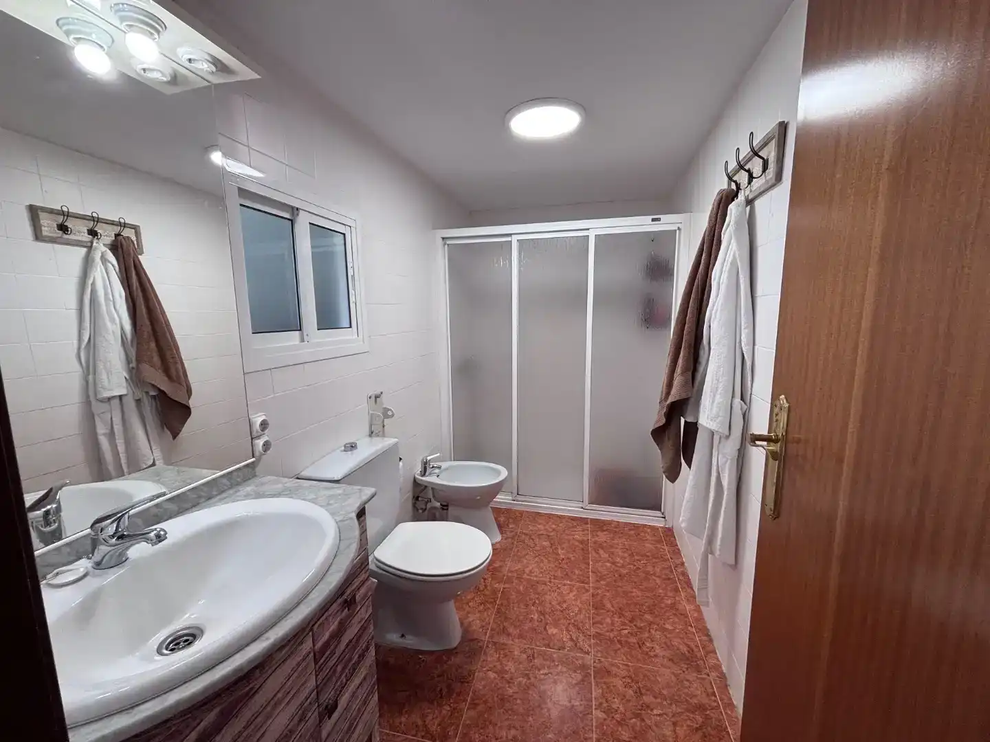 Bany de Casa adosada en venda en Arroyo de la Luz amb Aire condicionat, Jardí privat i Traster