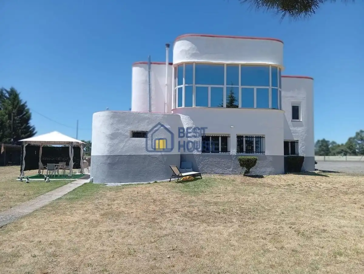 Exterior view of Houses for sale in Garrafe de Torío  with Heating, Parquet flooring and Terrace
