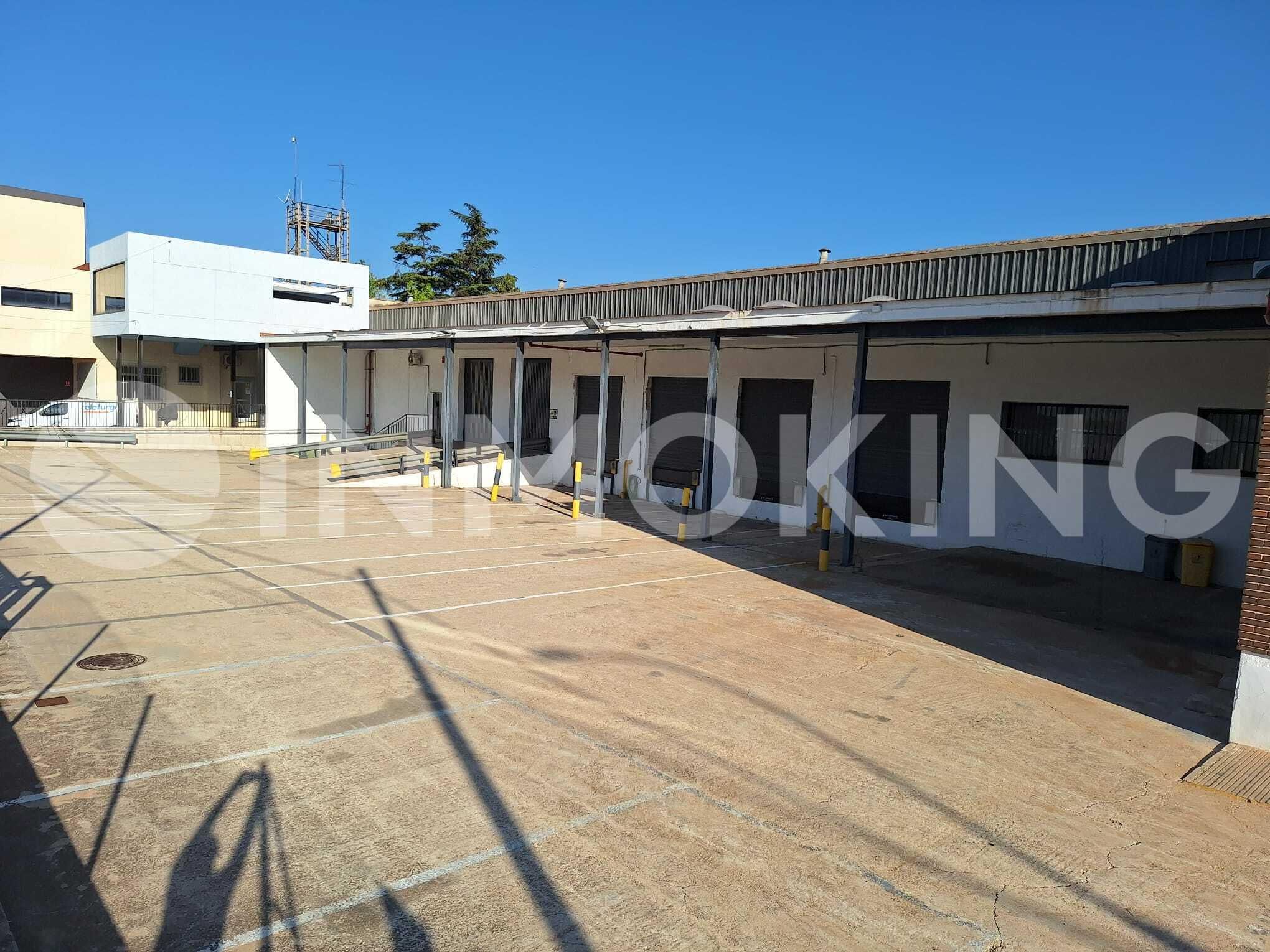 Vista exterior de Nave industrial en venta en Paterna