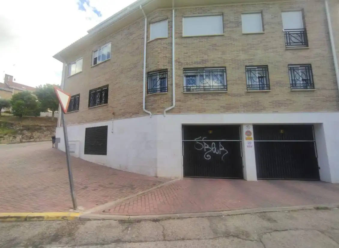 Parkplatz von Garage zum Verkauf in Pedrezuela