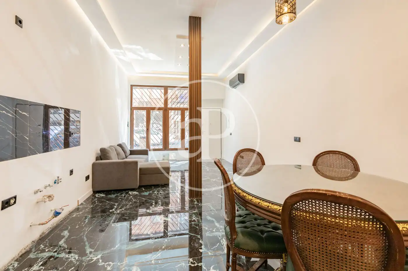 Sala d'estar de Pis en venda en Madrid amb Calefacció i Moblat