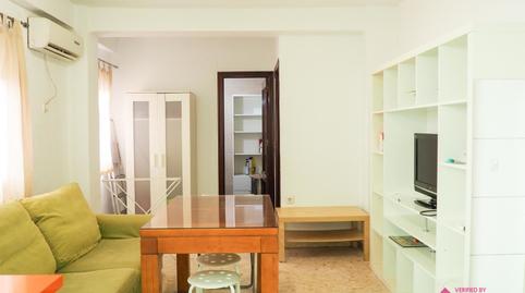 Foto 2 de Planta baja de alquiler en Alcalde Juan Fernandez, El Plantinar – Avda. La Paz - El Juncal, Sevilla Capital