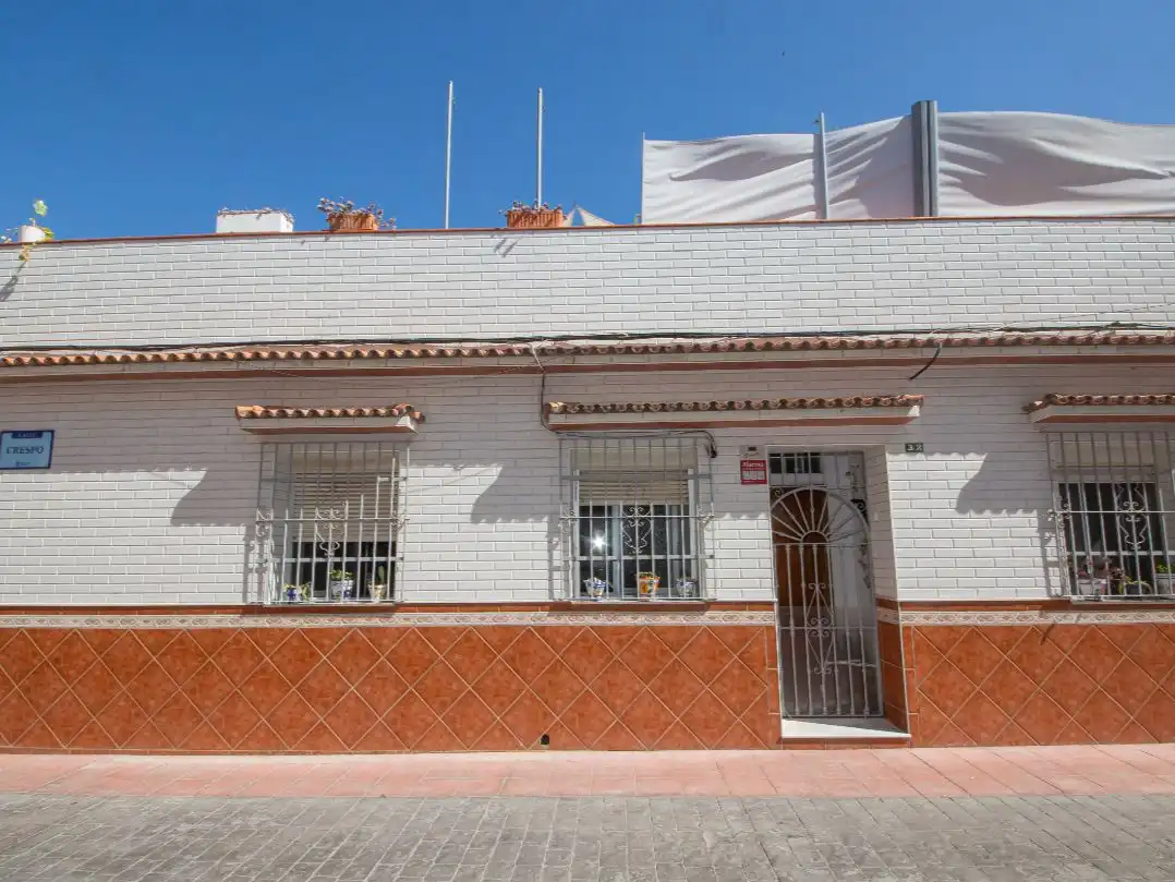 Vista exterior de Planta baixa en venda en La Línea de la Concepción amb Terrassa