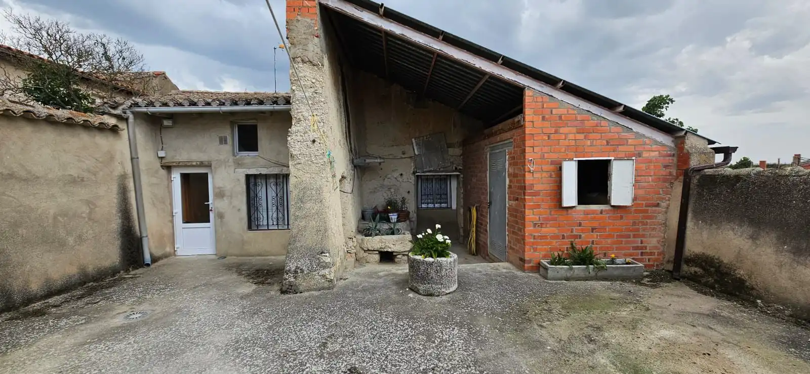 Vista exterior de Casa o chalet en venta en Tiedra con Calefacción, Jardín privado y Terraza