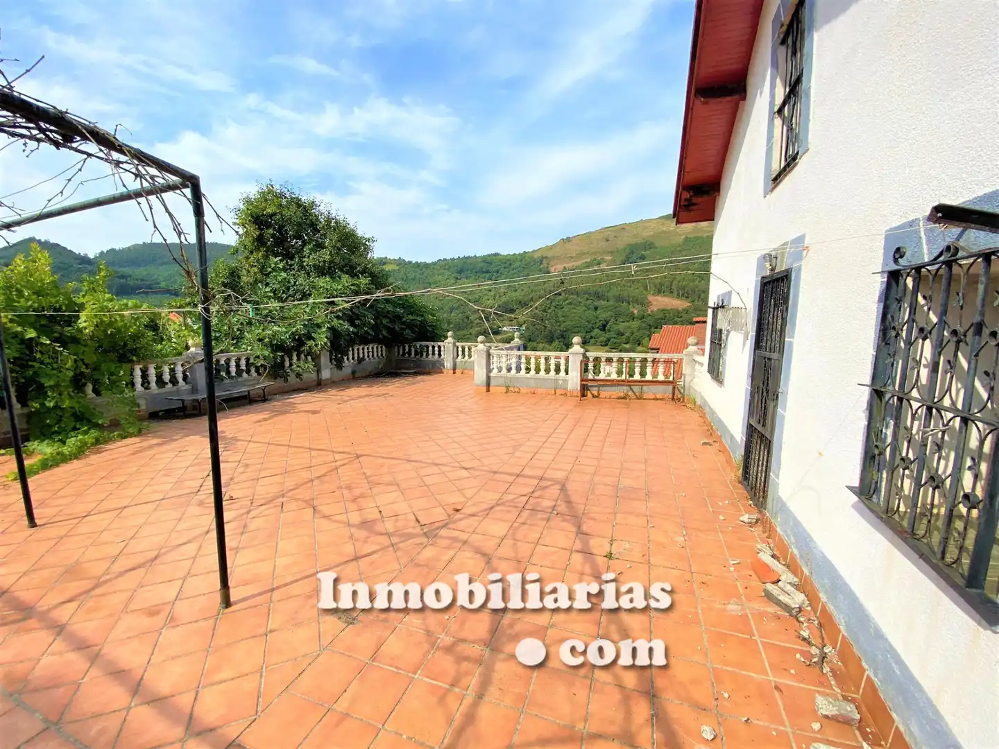 Vista exterior de Finca rústica en venta en Castro-Urdiales con Calefacción, Jardín privado y Terraza