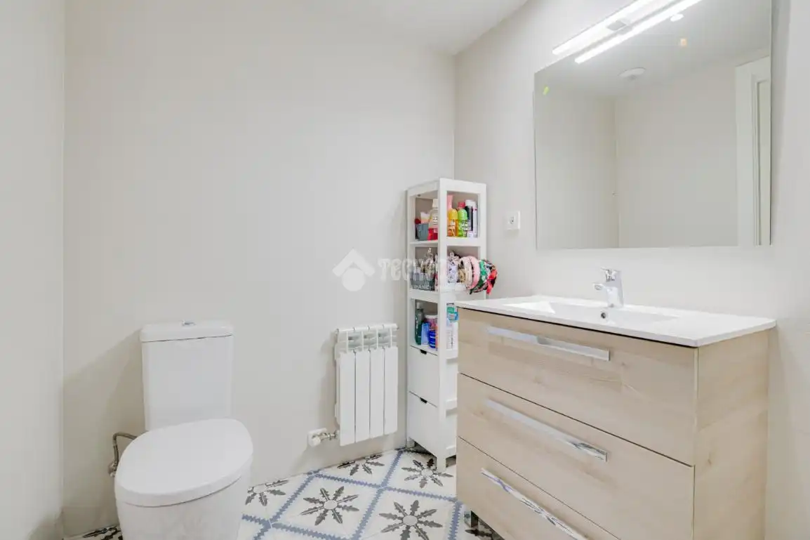 Bathroom of Flat for sale in Ripollet  with Air Conditioner, Heating and Terrace