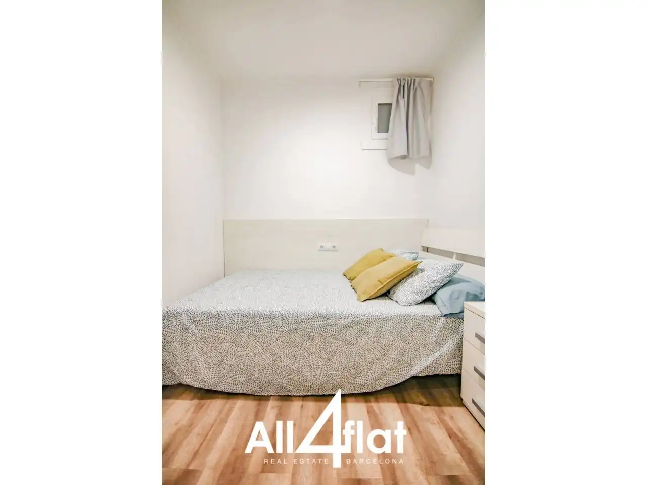 Bedroom of Flat for rent in Barcelona  with Air Conditioner, Parquet flooring and Terrace