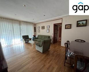 Sala d'estar de Pis de lloguer en Cuenca Capital amb Calefacció, Jardí privat i Terrassa