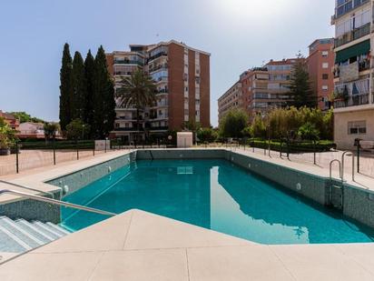 Piscina de Apartament en venda en Torremolinos amb Aire condicionat, Calefacció i Jardí privat