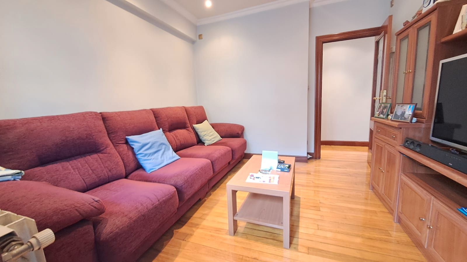 Sala d'estar de Pis en venda en Bilbao  amb Calefacció, Moblat i Forn