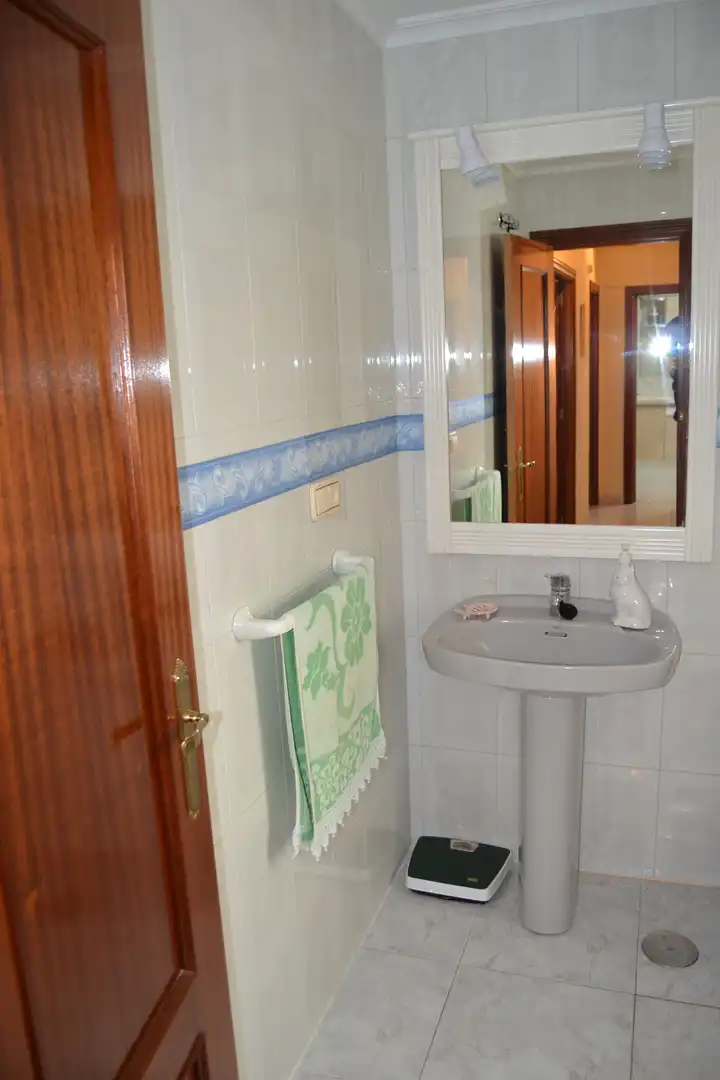 Bathroom of Flat for sale in Plasencia  with Air Conditioner, Heating and Terrace