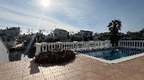 Bonita casa vista al canal con amarre y piscina, imatge 4