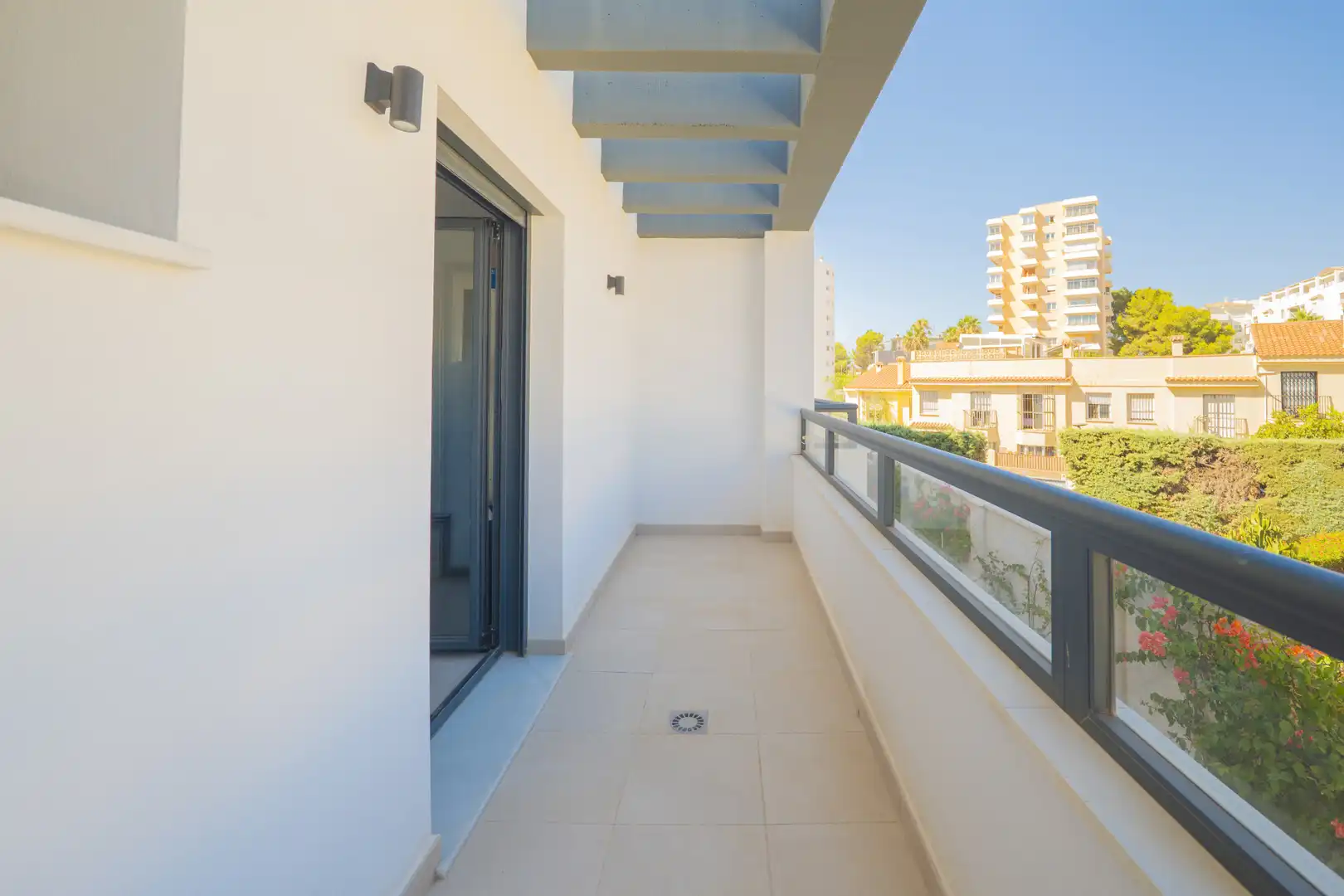 Terrassa de Casa adosada en venda en Torremolinos amb Jardí privat, Terrassa i Piscina