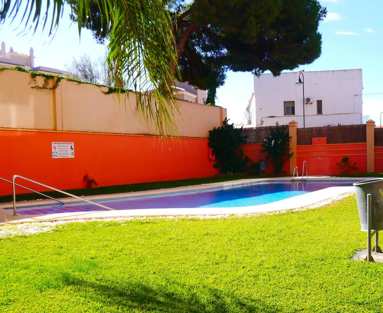 Piscina de Apartamento en venta en Fuengirola con Aire acondicionado, Calefacción y Jardín privado