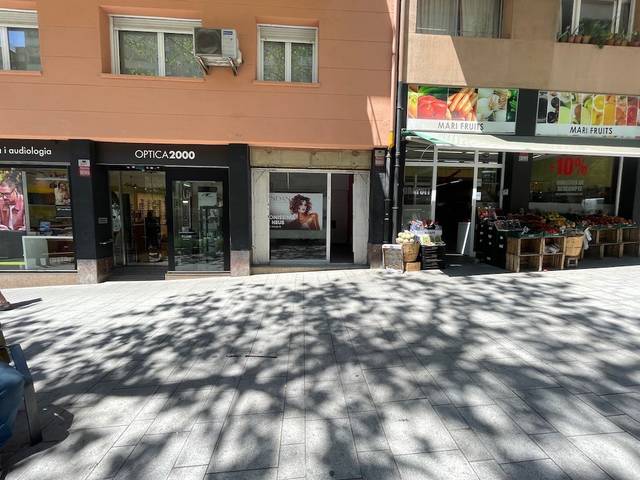 Local comercial en Alquiler en Carrer de Pi i Margall en El Baix Guinardó