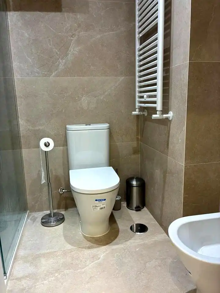 Badezimmer von Wohnungen zur Miete in Chamartín