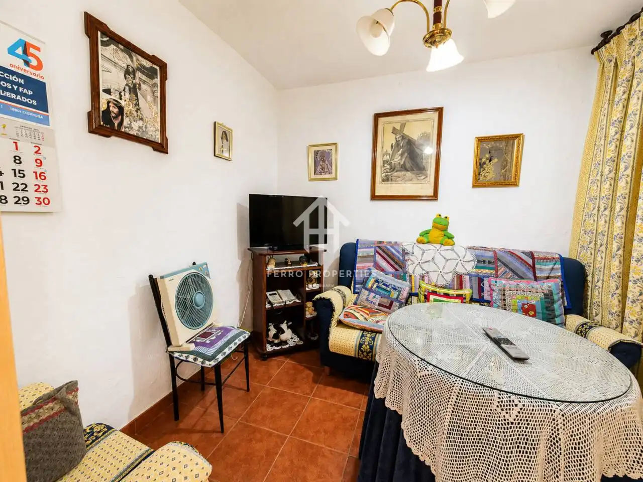 Sala d'estar de Casa o xalet en venda en Priego de Córdoba amb Jardí privat, Terrassa i Moblat