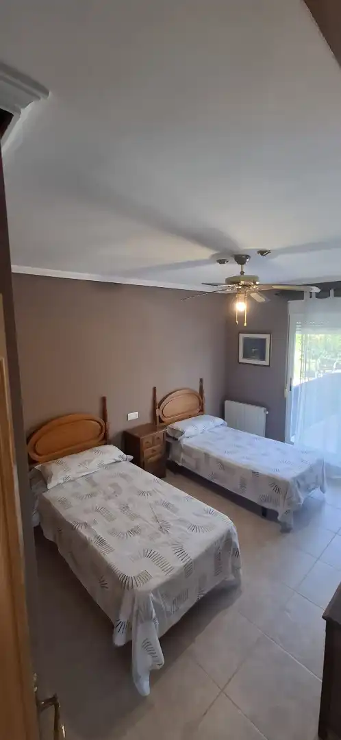 Habitación de Casa o chalet en venta en Benicasim / Benicàssim con Calefacción, Jardín privado y Terraza