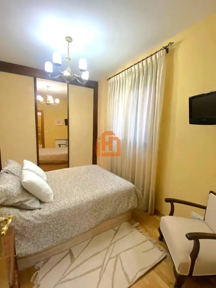 Schlafzimmer von Wohnungen zur Miete in León Capital  mit Heizung, Parkett und Möbliert