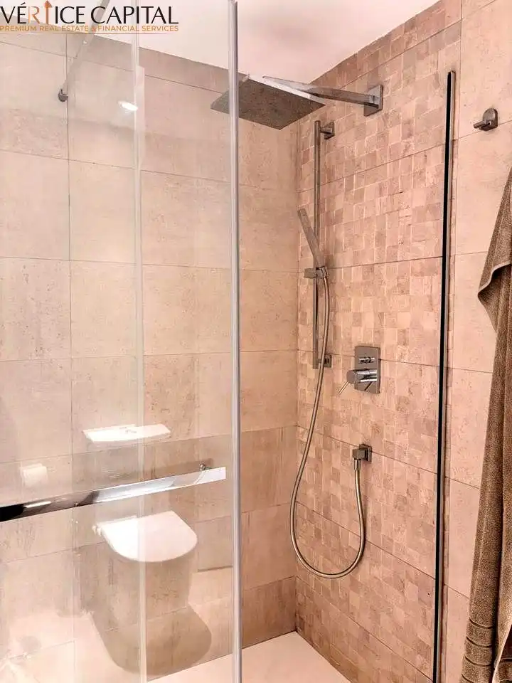 Baño de Piso de alquiler en Málaga con Aire acondicionado, Calefacción y Terraza
