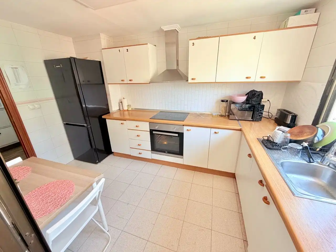 Kitchen of Flat for share in Pla - Carolinas