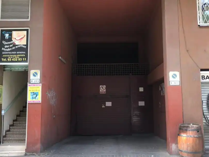 Garage zur Miete in Barcelona mit Alarm